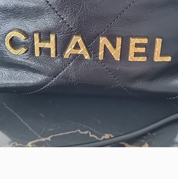Chanel mini 22 bag with pearls. - Picture 10 of 10